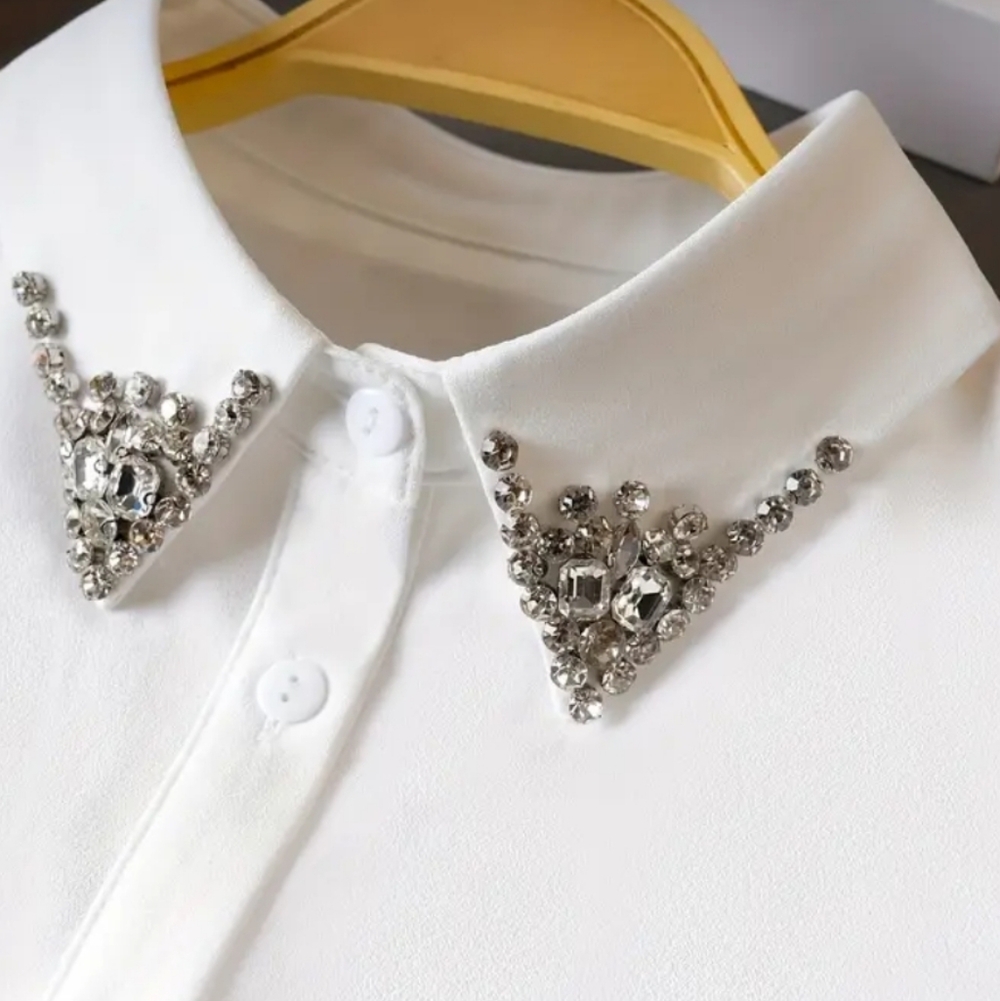 Elegant White Embellished Collar